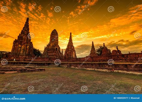 Wat Chaiwatthanaram in the Sunset Stock Image - Image of pagoda, bangkok: 100055977