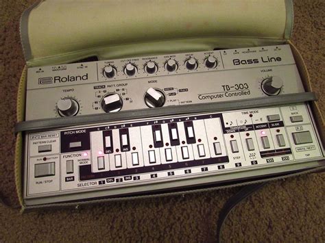 MATRIXSYNTH: Roland TB-303 Bassline Synthesizer with Original Manual & Bag