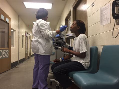 Fulton County Jail Program Helps Inmates Withdrawing From Opioids – WABE