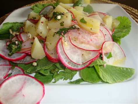 Cooking Delights: Radish green leaves salad with basil vinaigrette