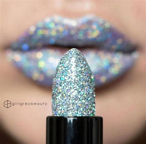 Pin by Leen Zalt on glitter | Lip art makeup, Glitter lipstick, Lipstick art