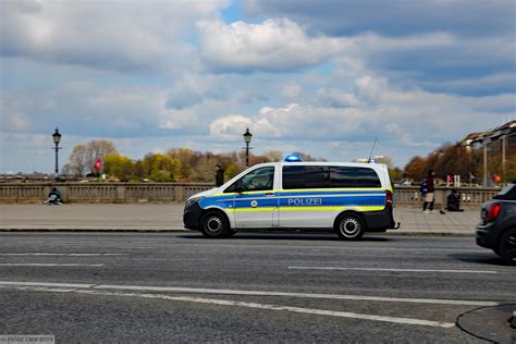 Polizei! | A Hamburg police van on a shout seen on Jungferns… | Flickr