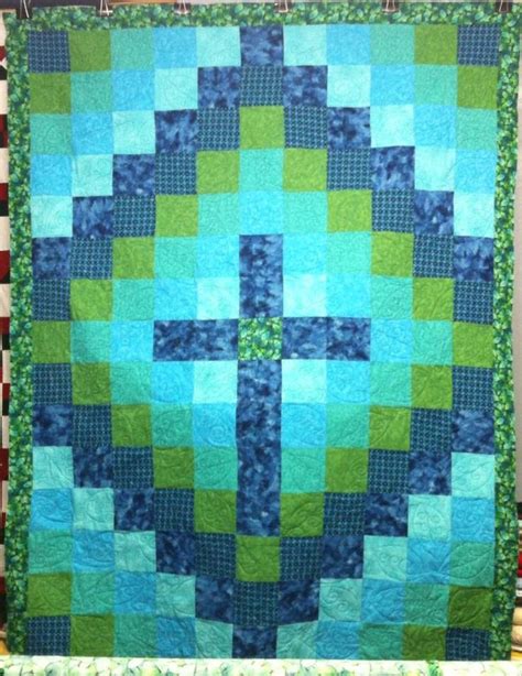 c395dbb44b9d7bb6bc26a1eac9104b9e.jpg (736×954) | Cross quilt, Quilt ...