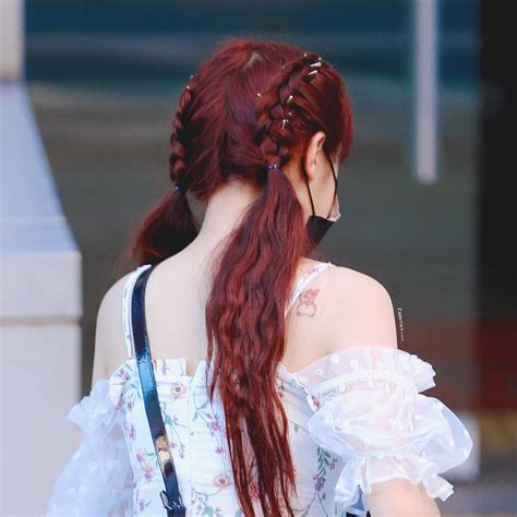 Taeyeon Tattoos - Taeyeon Shows Off New Stunning Tattoos And Fans ...