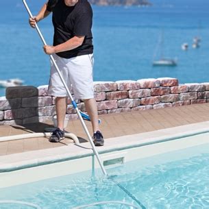 Find the right manual pool vacuum