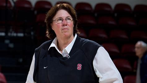 Longtime Stanford volleyball coach becomes first assistant in AVCA Hall of Fame - BVM Sports