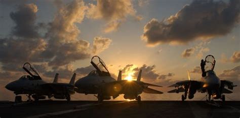 What is an F-14 Tomcat? | Why the F-14 Tomcat Is a Badass Plane