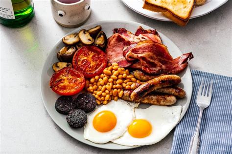 A Breakdown of the Full English Breakfast · i am a food blog