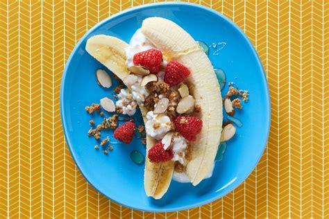 Healthy Breakfast Banana Split Recipe | Hungry Girl