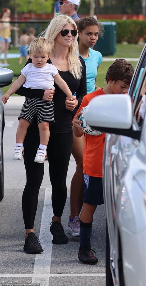 Tiger Woods' ex-wife Elin Nordegren is seen for the first time since ...