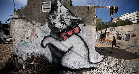 Giant Cat in Gaza Strip: Banksy sneaks into Palestinian enclave - Daily ...