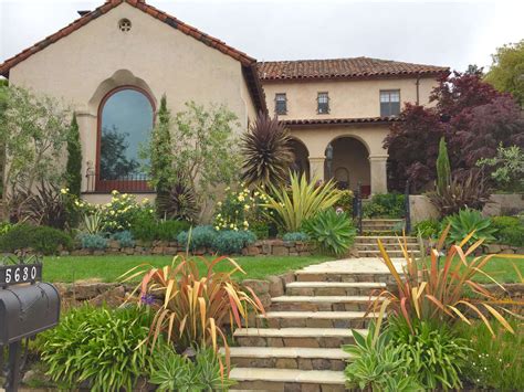 New Landscape for a 1929 Spanish Colonial Revival Home - Gardenista