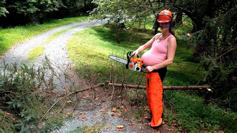 Cutting Down A Tree With A Chainsaw - Tree Choices