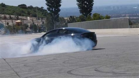 Watch Tesla Model 3 Make Doughnuts & Drift - Automotive News ...