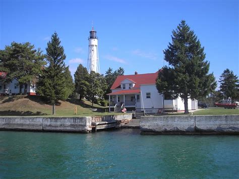 Sturgeon Bay Lighthouse | Door county lighthouses, Sturgeon bay lighthouse, Door county wisconsin