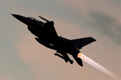 F-16 fighter jet crashes in New Mexico, pilot injured - AeroTime