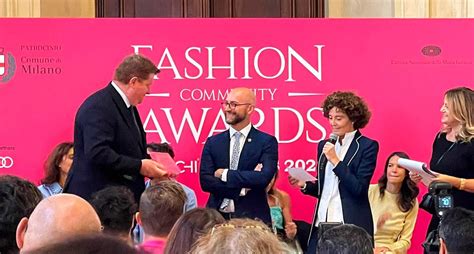 Alberto Cavalli riceve il premio CHI È CHI AWARDS – FASHION COMMUNITY AWARDS 2022 :: Fondazione ...