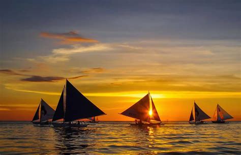 Paraw Sunset Sailing 1 Pax – Boracay Activities | ViajeRoyale.com