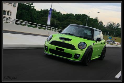 Lime Green Mini Cooper S R56 - a photo on Flickriver