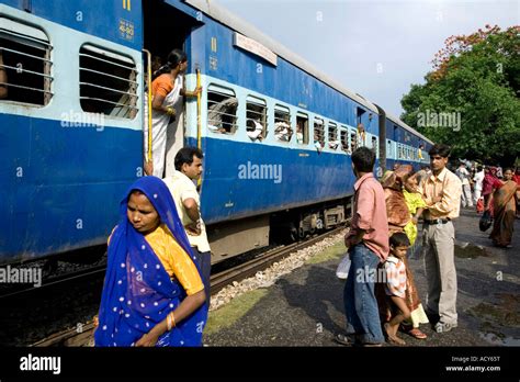 Gorakhpur station hi-res stock photography and images - Alamy