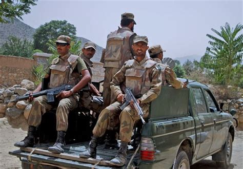 Suicide Bomber Kills Nine Police Officers in Pakistan - Other Media ...