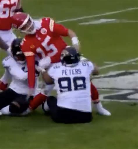 Patrick Mahomes exits Chiefs' game in potential injury nightmare