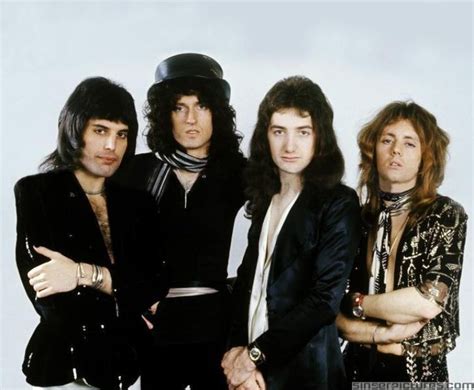 Pin by Krissana Thunder on Queen! | Queen photos, Freddie mercury, Queen band