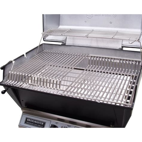 Broilmaster P4-XF Premium Propane Gas Grill On Stainless Steel In-Ground Post : Ultimate Patio