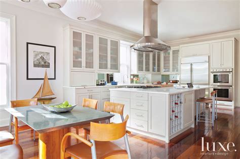 White Transitional Kitchen - Luxe Interiors + Design