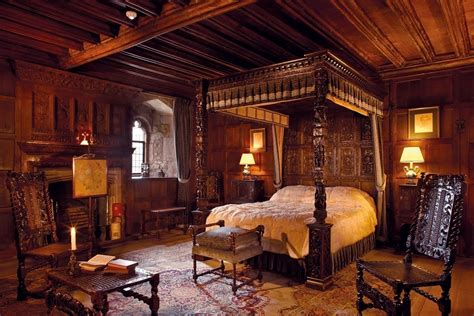 Spotlight on the Castle: King Henry VIII Bedchamber