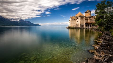 Chillon Castle (Château de Chillon), Lake Geneva (Lac Léman), Montreux ...