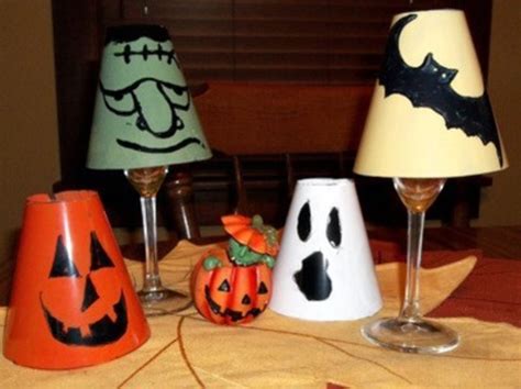 Halloween Goblet Lamp Craft - FeltMagnet