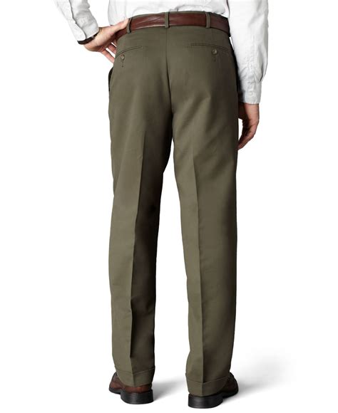 Dockers D4 Relaxed Fit Comfort Khaki Pleated Pants in Green for Men | Lyst