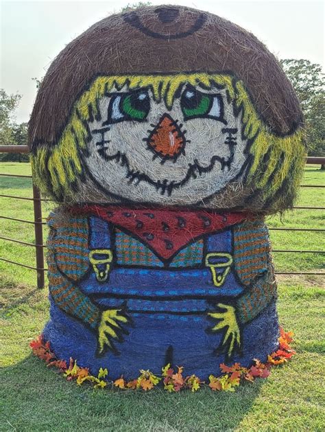 Scarecrow painted hay bale | Scarecrow painting, Scarecrow hay bale, Scarecrow