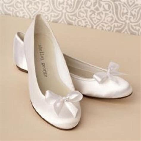 Classic white flats with bows | Wedding shoes, Wedding shoes flats ...