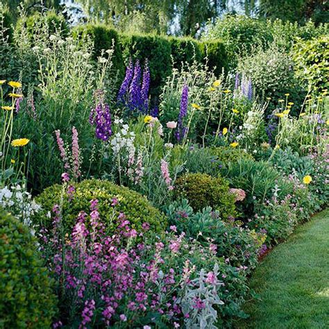 How To Grow A Cut Flower Garden - Setting For Four Interiors