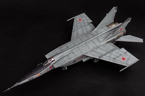 Mig-25RBT "Foxbat" - Model Aces