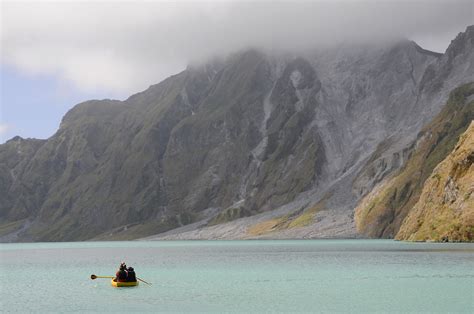 Crater lake of Mount Pinatubo (4) | Pinatubo | Pictures | Philippines in Global-Geography