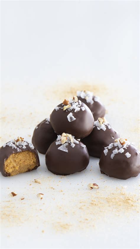 No-Bake Pumpkin Cheesecake Truffles - E.D.SMITH®