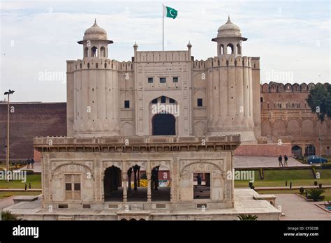 Alamgiri Gate, Lahore Fort, Lahore, Pakistan Stock Photo - Alamy