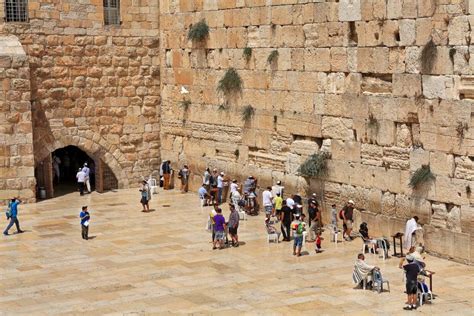 Prayers at Western Wall in Jerusalem, Israel. Editorial Image - Image of east, jewish: 34767795