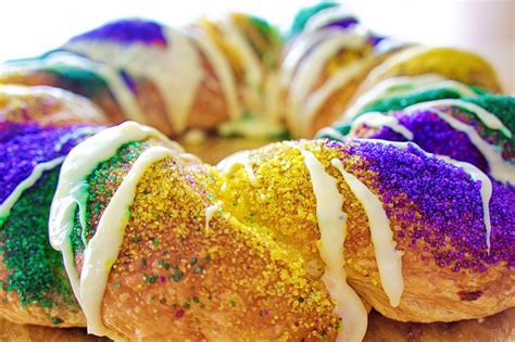 The Mardi Gras King Cake Tradition, Explained - Eater