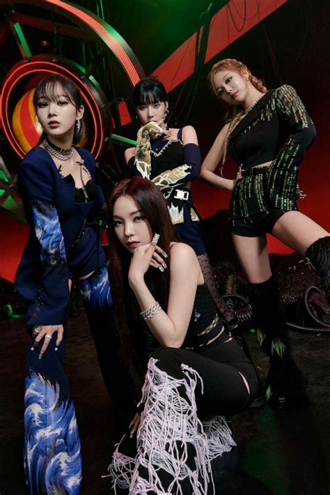 K-pop girl group Aespa trends with 1st mini album and new single 'Savage' - Good Morning America