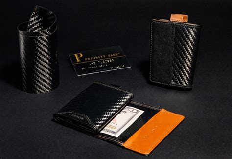 5+ Best Carbon Fiber Minimalist Wallets (2022) to Keep Your Money