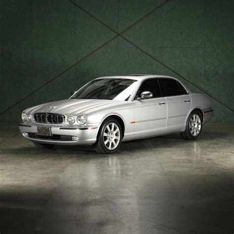 2004 Jaguar XJ8 Vanden Plas (Lot 281 - The Holiday Gallery AuctionNov 23, 2019, 9:00am)