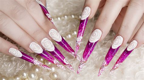 Here's What You Should Know Before Choosing A Stiletto Nail Shape