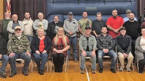 Veterans and students share breakfast at Gosport Elementary