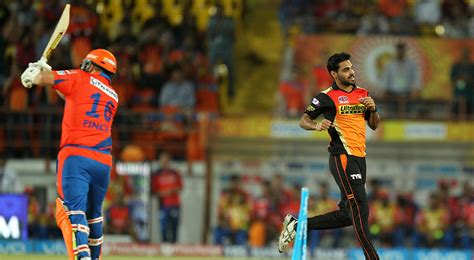 Top 5 Best Bowling Performances of Bhuvneshwar Kumar in IPL