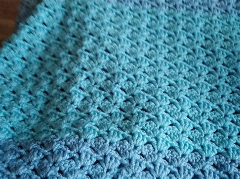 Ravelry: Blue baby blanket pattern by IRINA TURYSHEVA