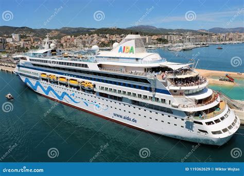 Cruise ship AidaAura editorial stock image. Image of spanish - 119362629